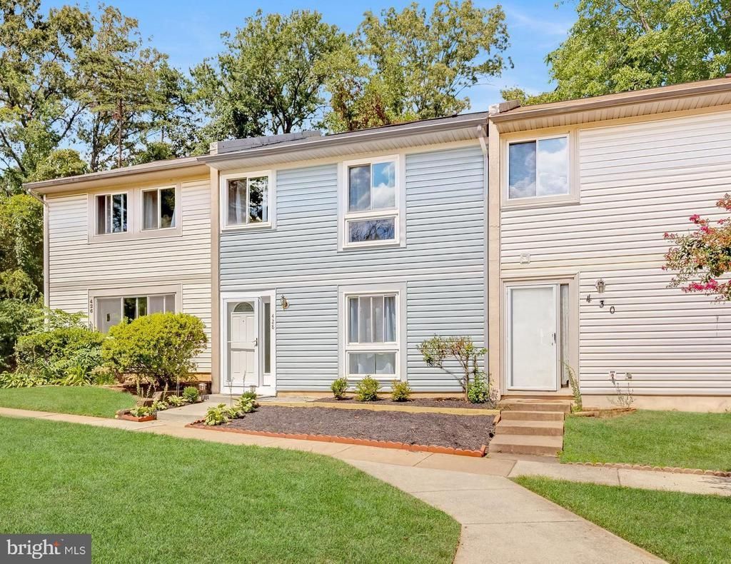 428 Reneau Way, Herndon, VA 20170 Main Photo