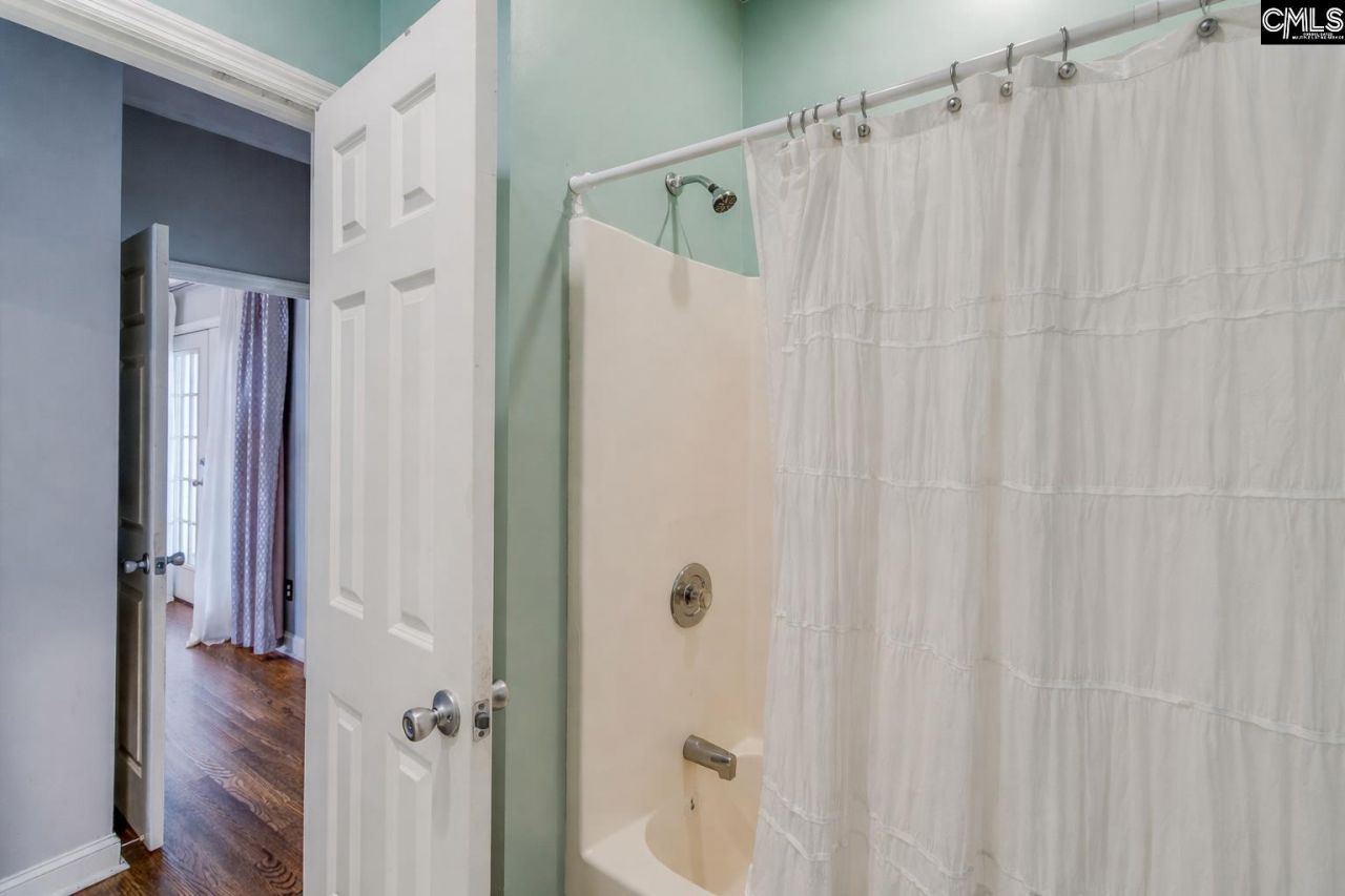 607 Frogden Court Photo 28