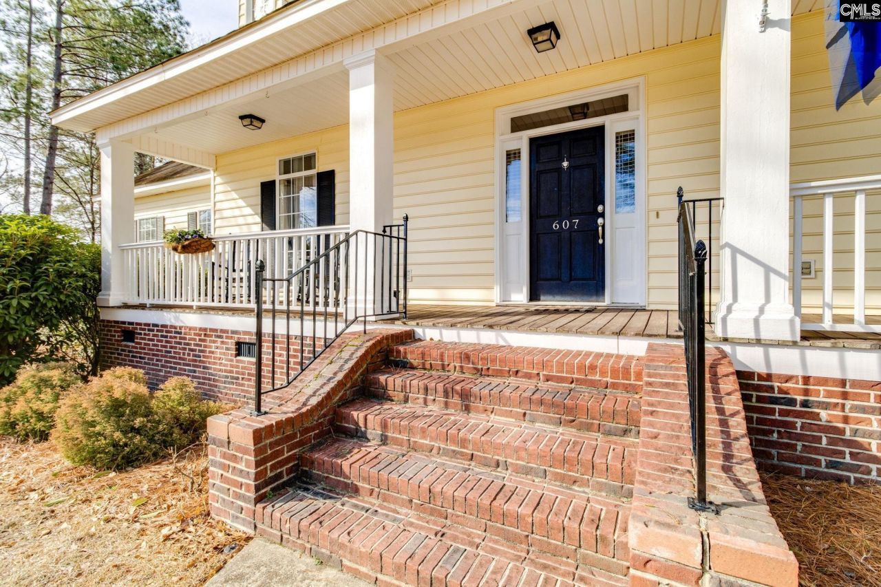 607 Frogden Court Photo 4