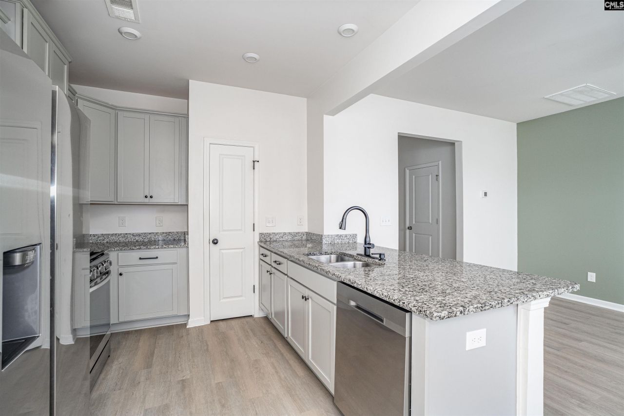 1024 Cornelia Street Photo 13