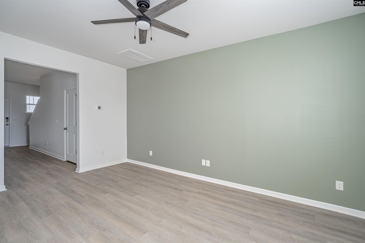 1024 Cornelia Street Photo 9