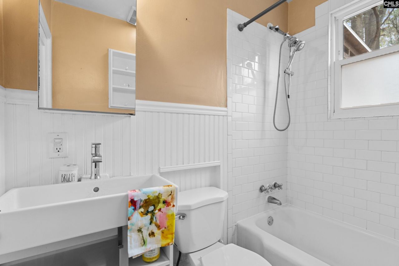 33 Kingsgate Drive Photo 12