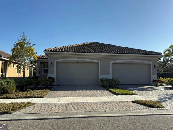 10371 Bonavie Cove Drive, Fort Myers, FL 33966