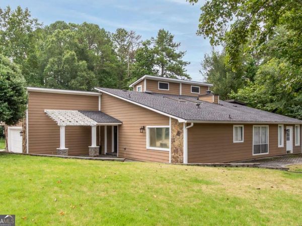 1050 Terramont Drive, Roswell, GA 30076