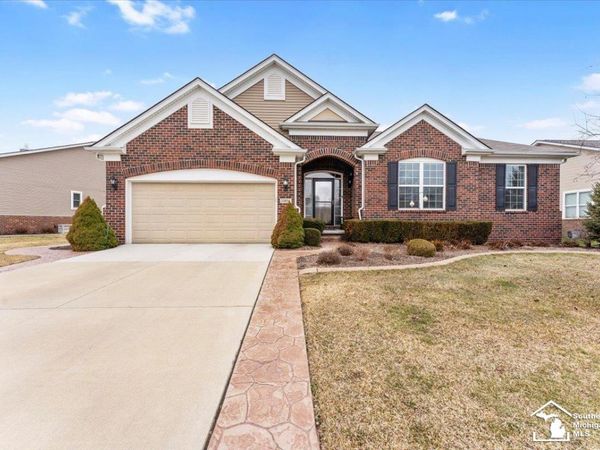 23854 Houghton Lane, Flat Rock, MI 48134