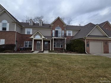 27611 Hidden Oaks Drive , Brownstown Twp, MI 48183
