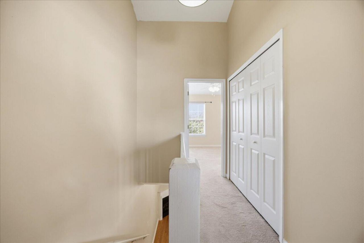 129 Hornby Circle Photo 14