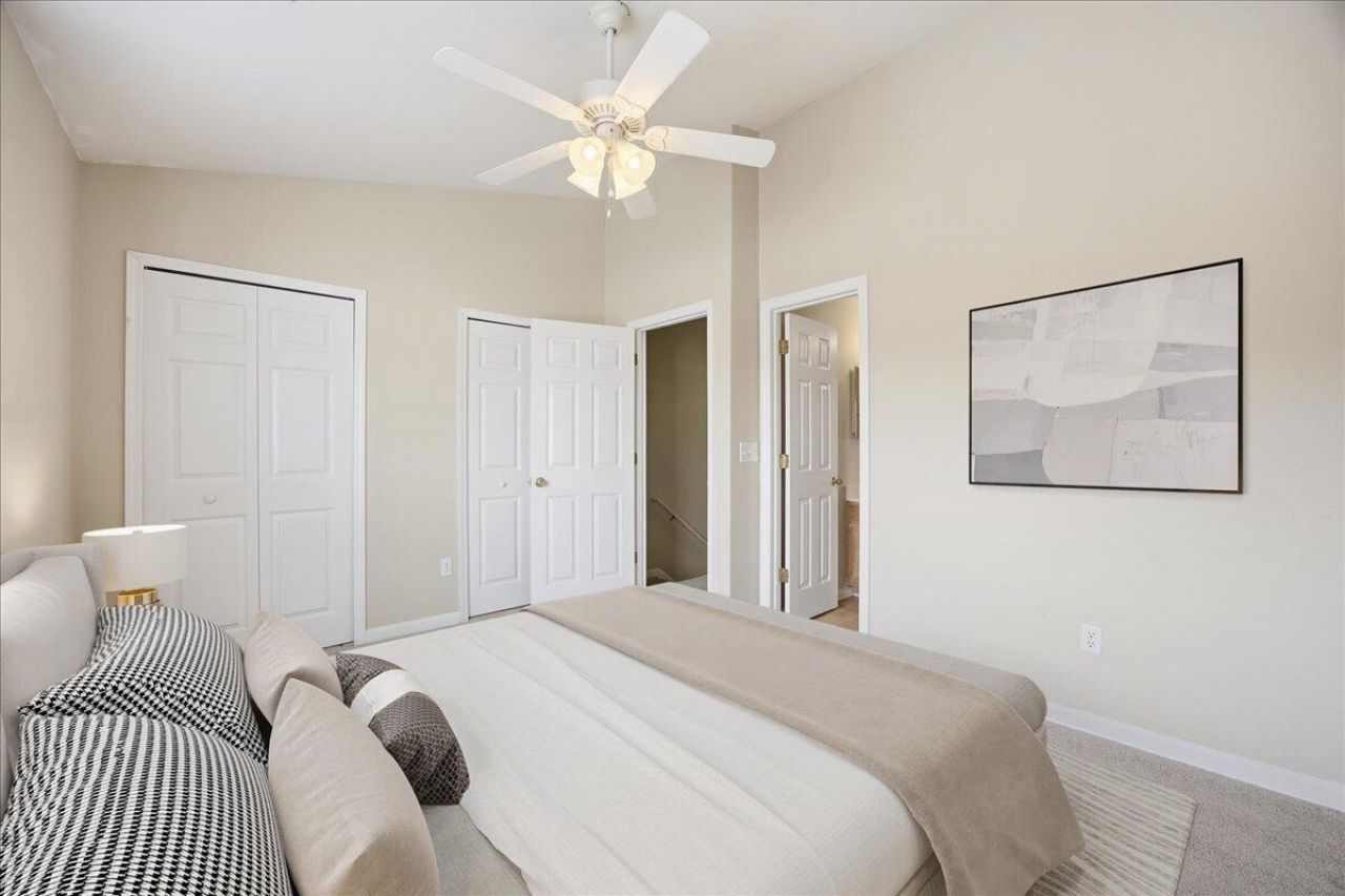 129 Hornby Circle Photo 15