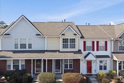 129 Hornby Circle photo 4