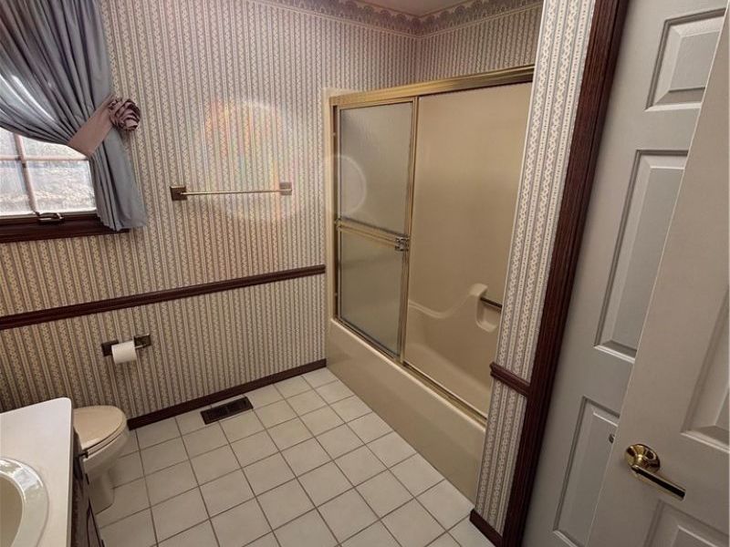 2904 Camelot Court , Willoughby Hills, OH 44092 Photo 23