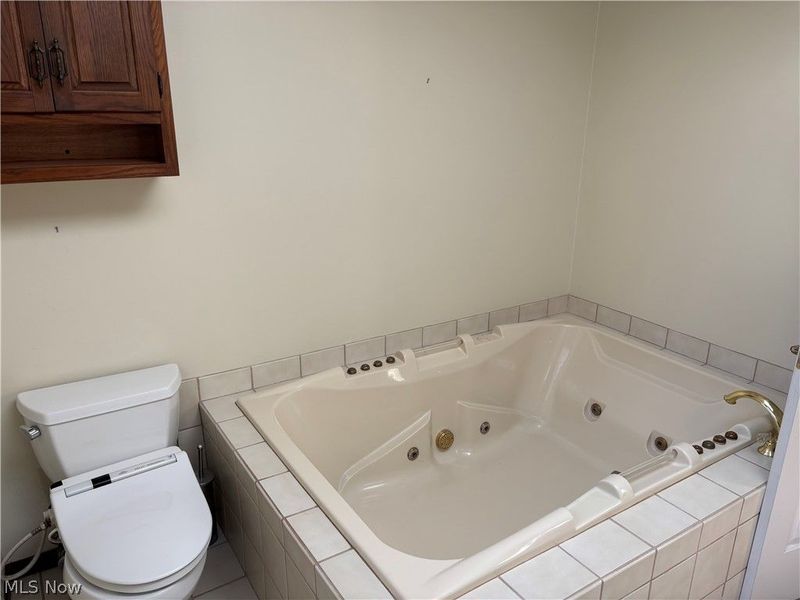 2904 Camelot Court , Willoughby Hills, OH 44092 Photo 28