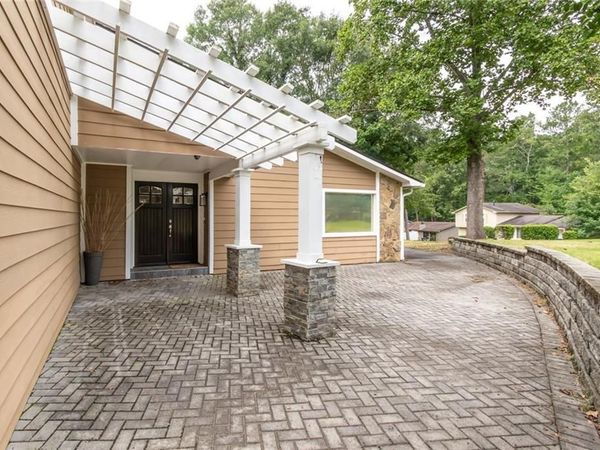 1050 Terramont Drive, Roswell, GA 30076