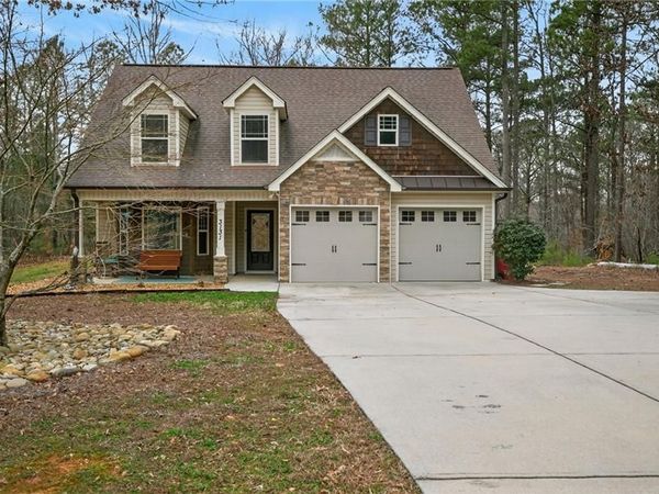 3131 Sweetbriar Drive, Villa Rica, GA 30180