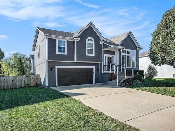 1307 N 4th Street East Street, Louisburg, KS 66053