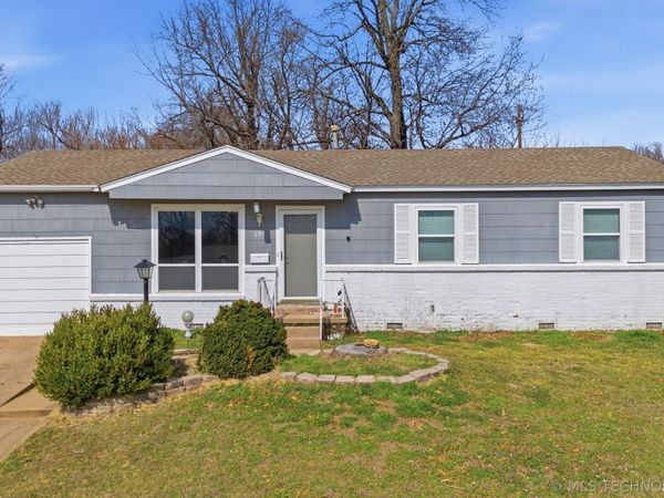 707 E 7th Court , Sand Springs, OK 74063