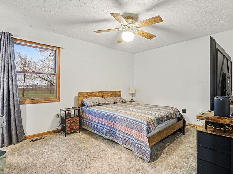 422 Sevilla Drive, Waverly, OH 45690 Photo 12