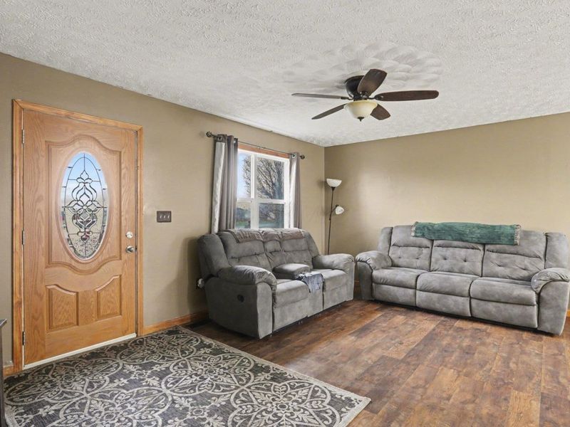 422 Sevilla Drive, Waverly, OH 45690 Photo 3