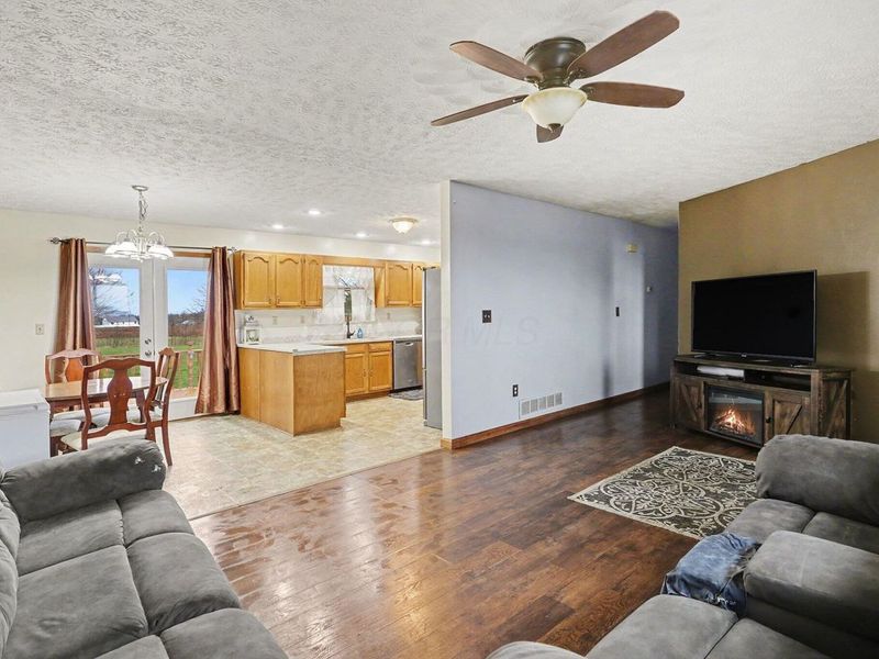 422 Sevilla Drive, Waverly, OH 45690 Photo 5