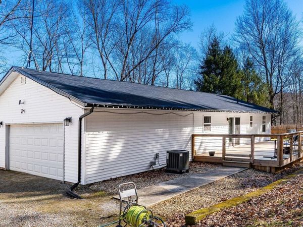 10050 Perryton Road , Frazeysburg, OH 43822