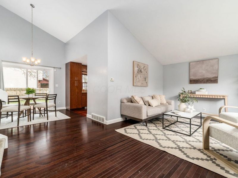 7121 Medallion Court, Reynoldsburg, OH 43068 Photo 5