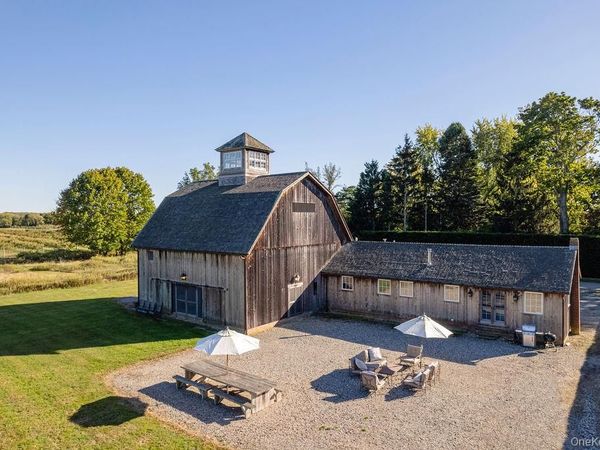 29500 Main Rd , Cutchogue, NY 11935