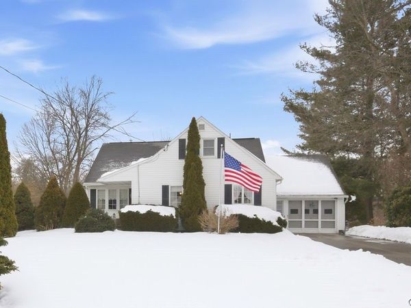 7 Trelign Drive, Syracuse, NY 13212