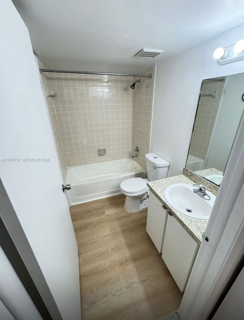 9878 Nob Hill Ln , Unit 9878, Sunrise, FL 33351 Photo