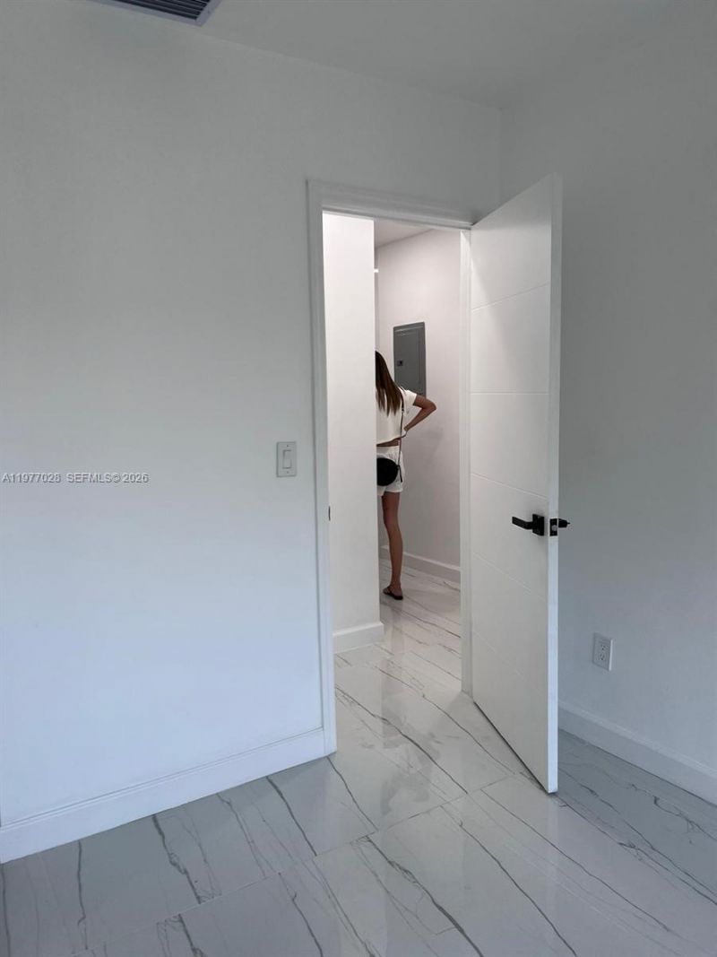 1630 SW 20th St , Unit 1, Miami, FL 33145 Photo