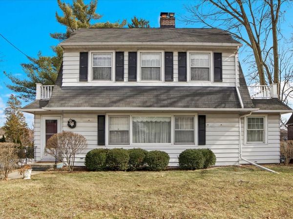 401 S 1st Street, Geneva, IL 60134