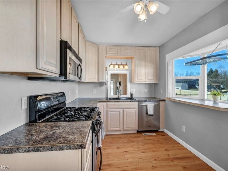 1932 Issaquah Street , Cuyahoga Falls, OH 44221 Photo 12