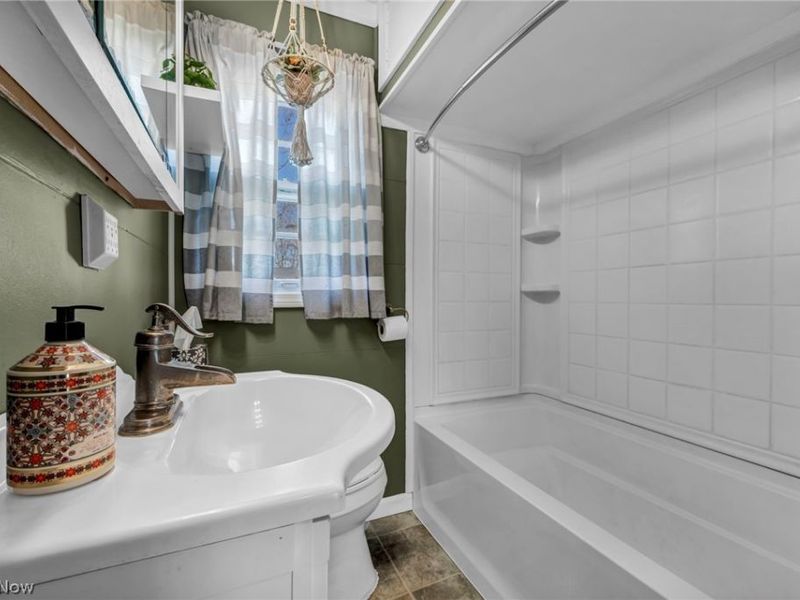 1932 Issaquah Street , Cuyahoga Falls, OH 44221 Photo 13