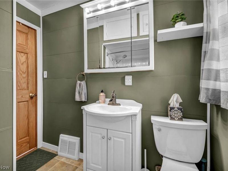 1932 Issaquah Street , Cuyahoga Falls, OH 44221 Photo 14