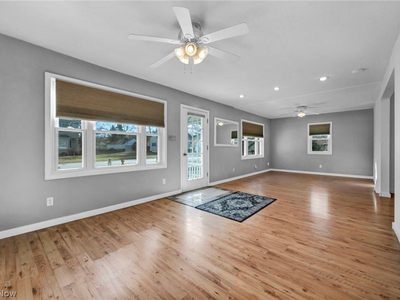 1932 Issaquah Street , Cuyahoga Falls, OH 44221 Photo 3