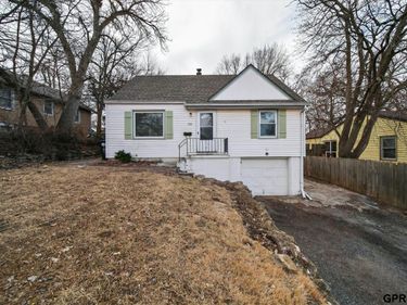 4121 Maple Street, Omaha, NE 68111