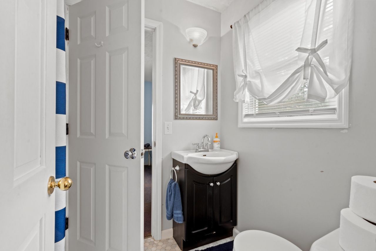 310 14th Ave. S Photo 16