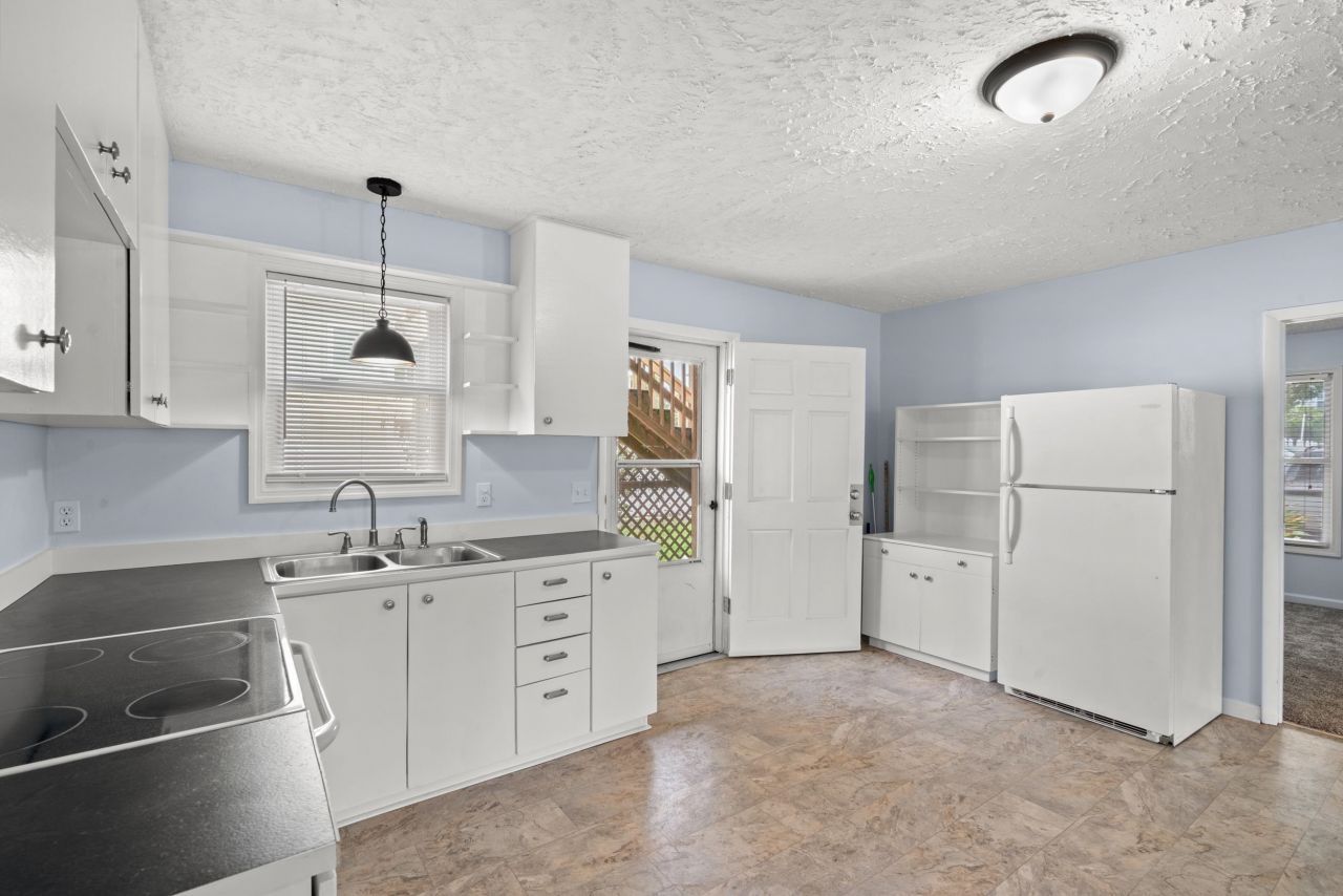 310 14th Ave. S Photo 19