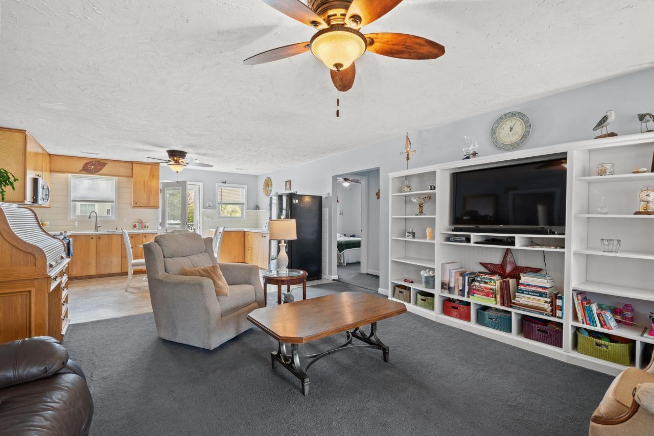 310 14th Ave. S Photo 5