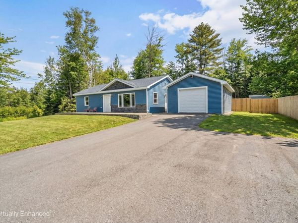 542 Main Road , Charleston, ME 04422