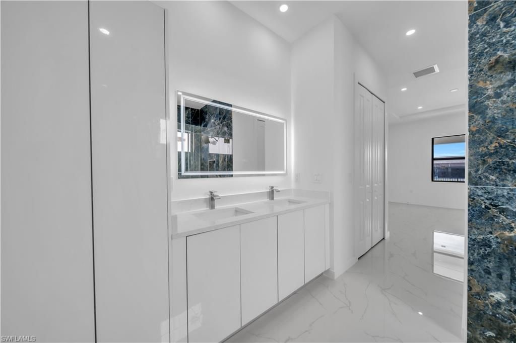 2318 NW 30th Ter, Cape Coral, FL 33993 Photo