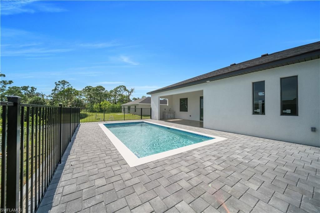 2318 NW 30th Ter, Cape Coral, FL 33993 Photo