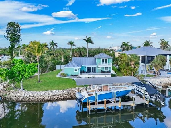 11861 Isle Of Palms DR, FORT MYERS BEACH, FL 33931