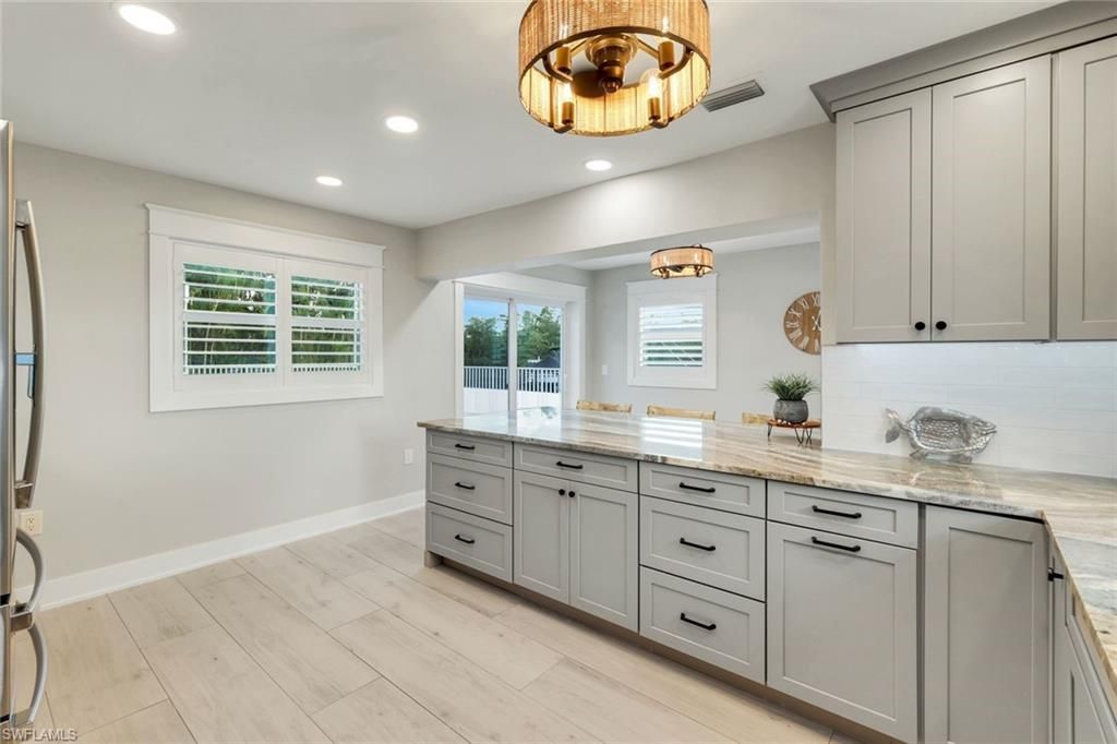 11861 Isle Of Palms Dr, Fort Myers Beach, FL 33931 Photo