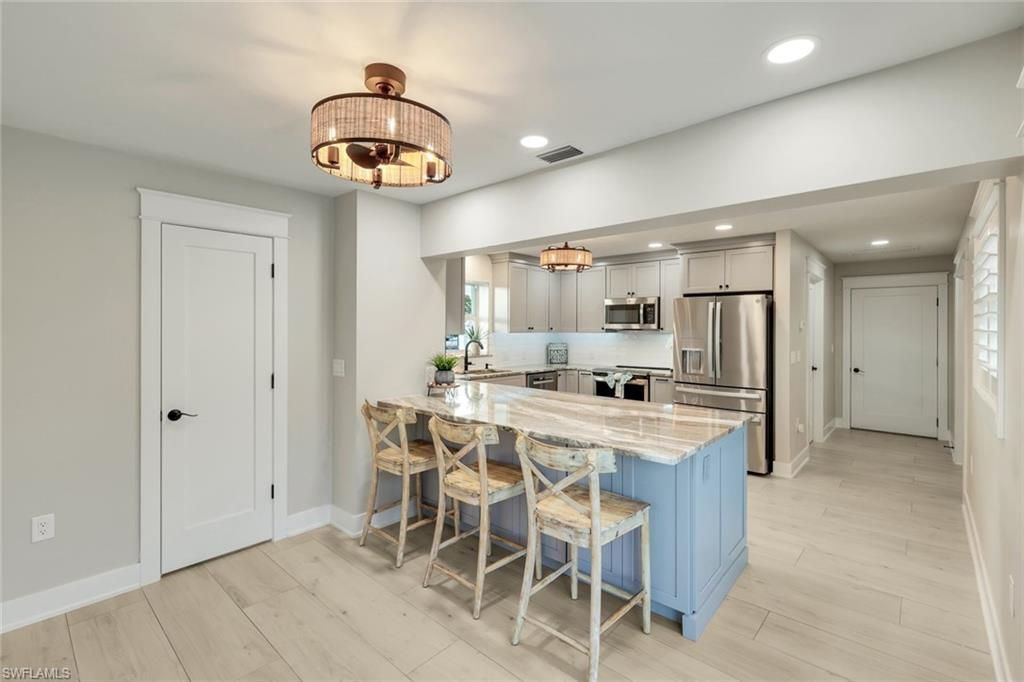 11861 Isle Of Palms Dr, Fort Myers Beach, FL 33931 Photo