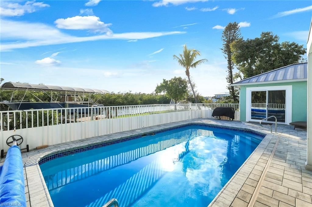 11861 Isle Of Palms Dr, Fort Myers Beach, FL 33931 Photo