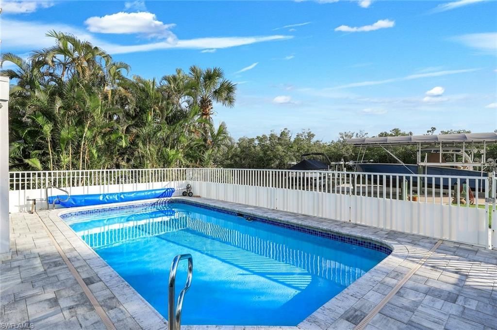 11861 Isle Of Palms Dr, Fort Myers Beach, FL 33931 Photo