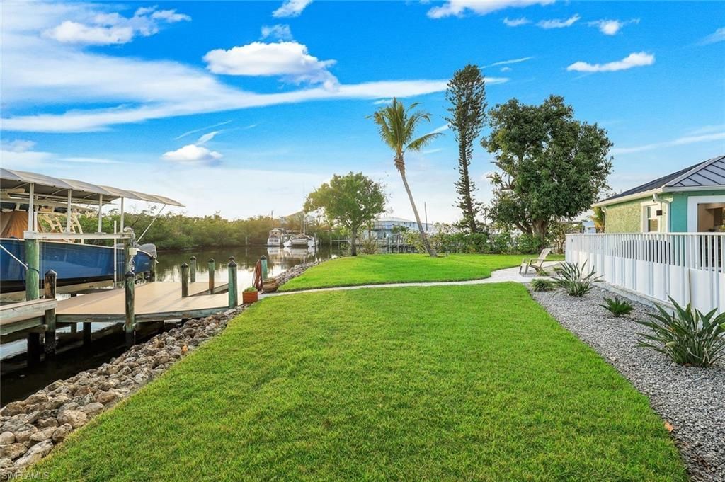 11861 Isle Of Palms Dr, Fort Myers Beach, FL 33931 Photo