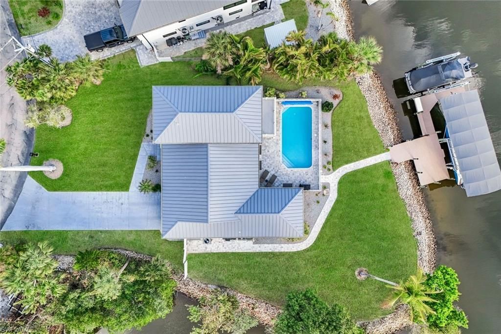 11861 Isle Of Palms Dr, Fort Myers Beach, FL 33931 Photo