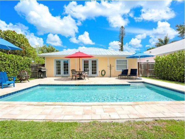 856 98th AVE N, NAPLES, FL 34108