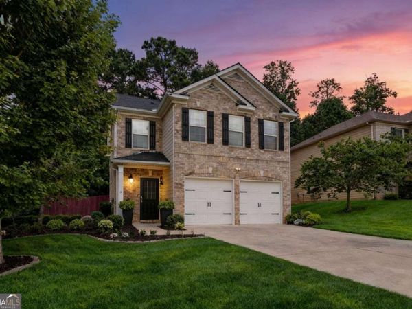 6608 Oak Hill Pass, Fairburn, GA 30213