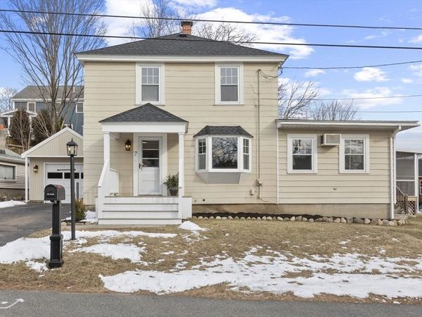 7 Hoyt Ave, Amesbury, MA 01913